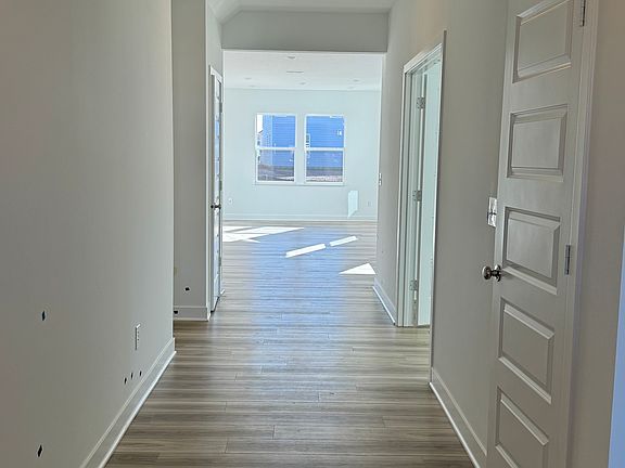 3rd image of 6251 Balsam Ct