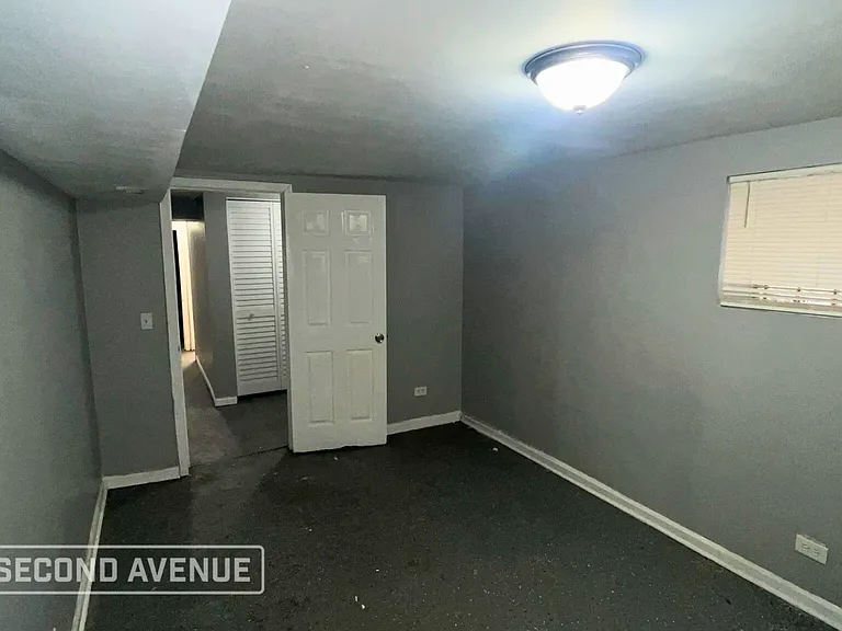 7555 S Prairie Ave — Photo 9