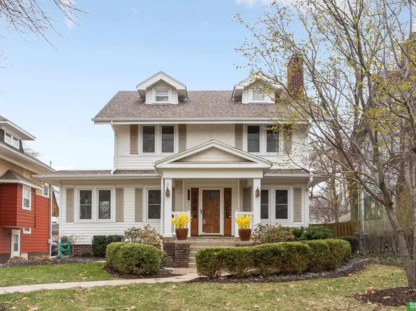 5007 Chicago St, Omaha, NE 68132