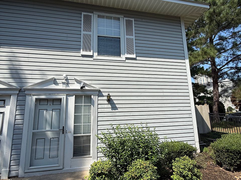 1st image of 4588 Genoa Cir