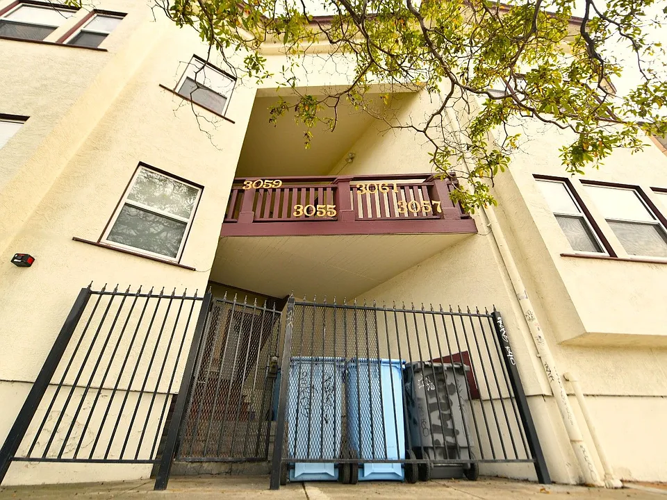 3055-3057 Adeline St #3059