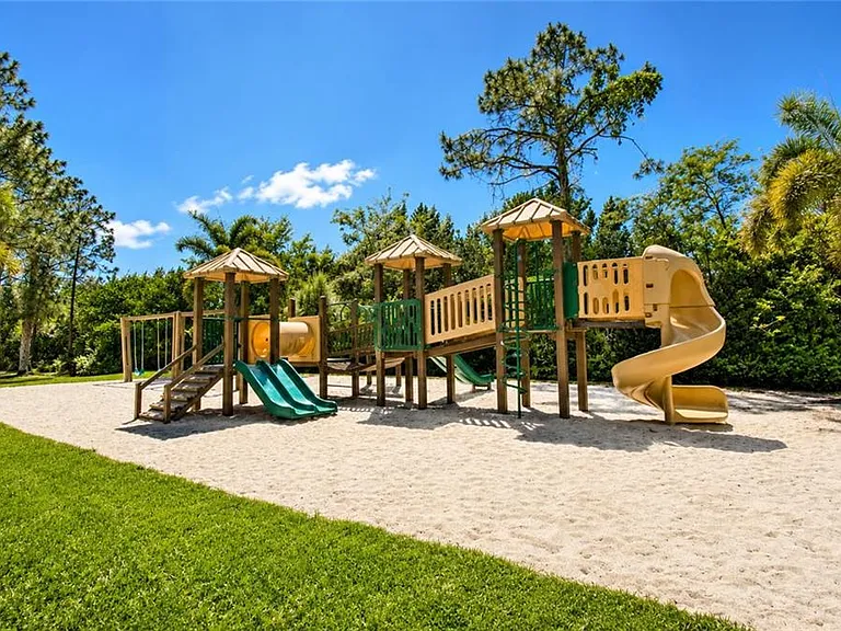8265 Ibis Club Dr #602 — Photo 13