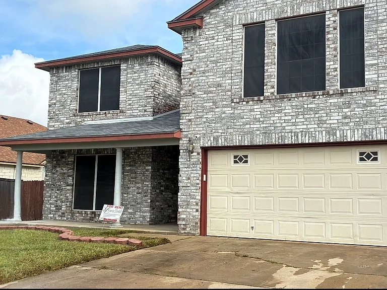 1807 Schottische Ln — Photo 2