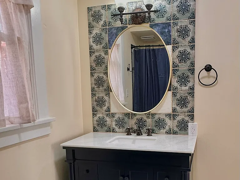 414 W Las Cruces Ave — Photo 1