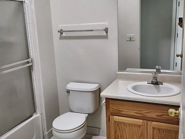 628 Gateway Dr — Photo 16