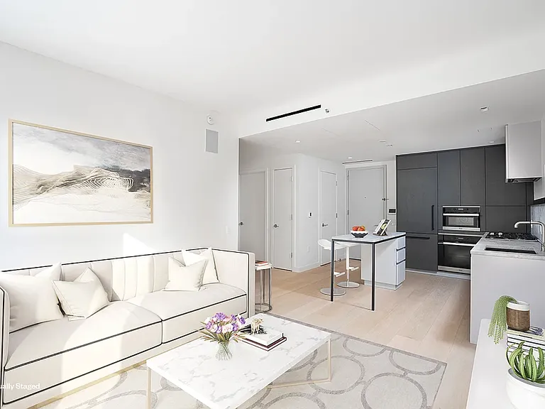 45 E 7th St #3B — Photo 1
