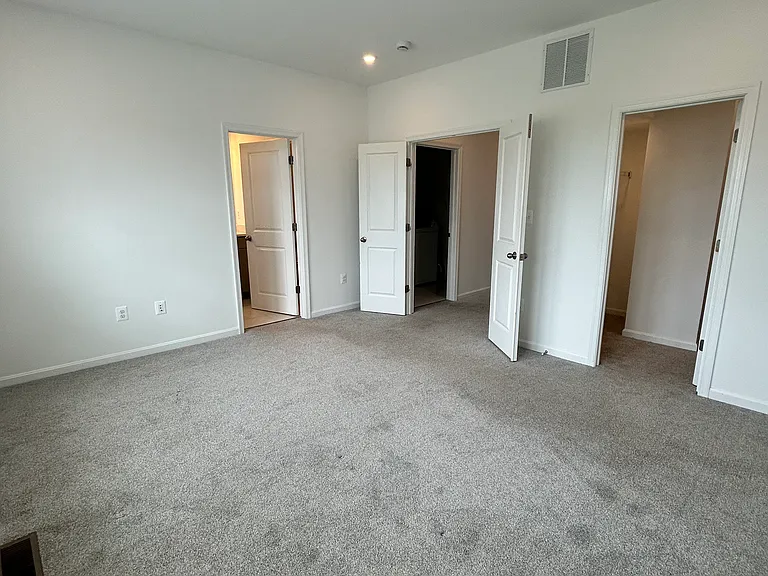 320 Andrew Ct — Photo 19