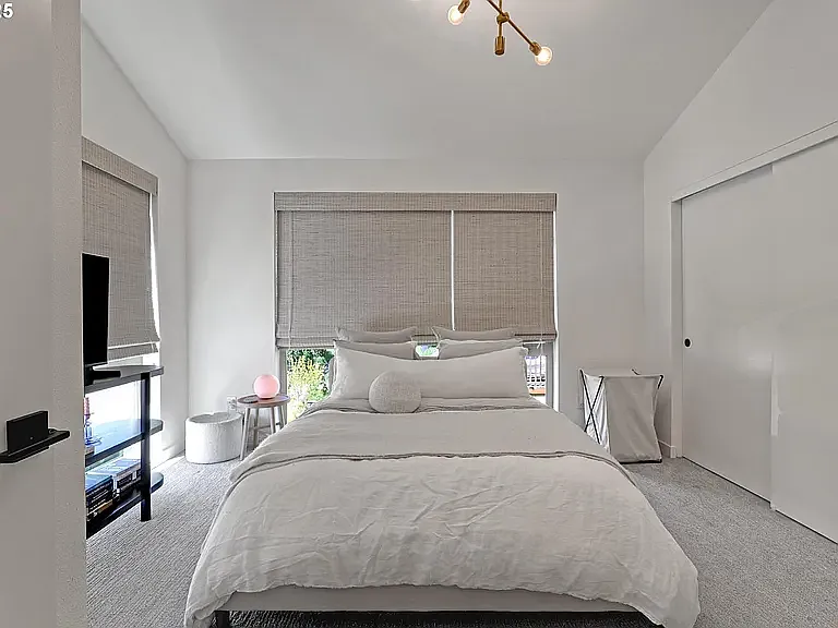 3512 N Haight Ave — Photo 16