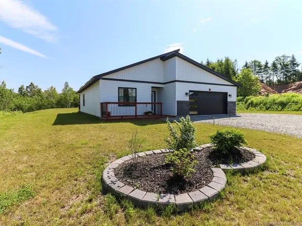 8 Hobble Ln, Quispamsis, NB E2S 1B8