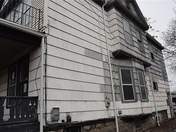 3rd image of 40 Dewey Ave
