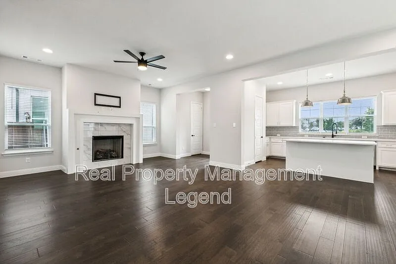 Building Photo - 6644 Windfall Dr