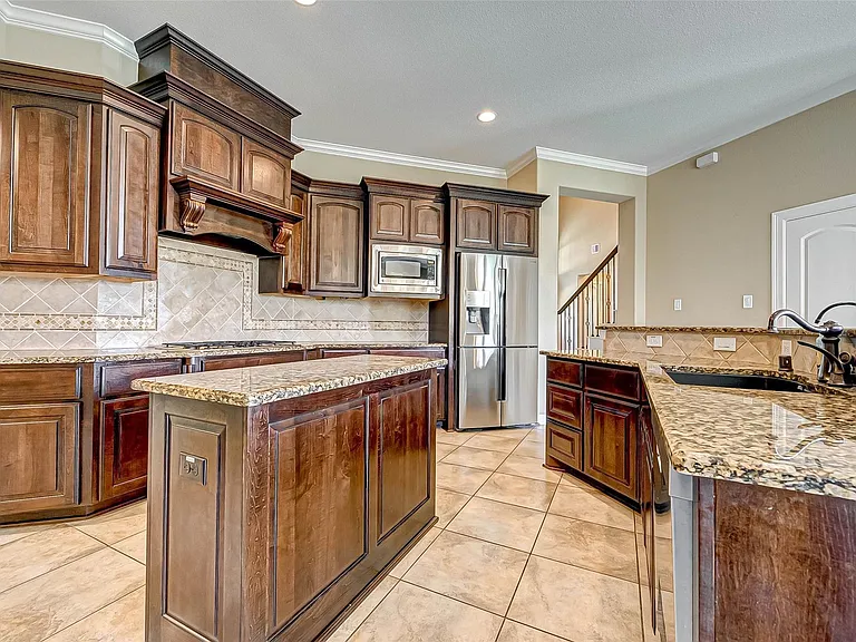 2914 Cotswold Ln — Photo 2