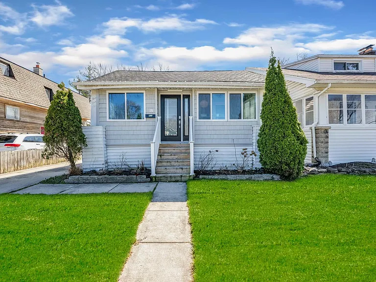 419 W Twelve Mile Rd — Photo 1