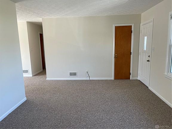 5th image of 572 Van Tress Dr