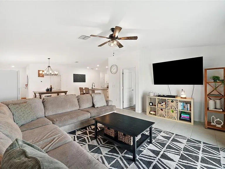 5517 Blue Azure Dr — Photo 9