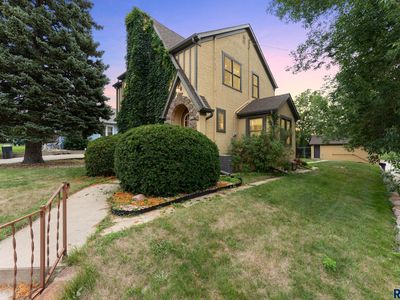 300 E Stearns Ave, Chamberlain, SD, 57325