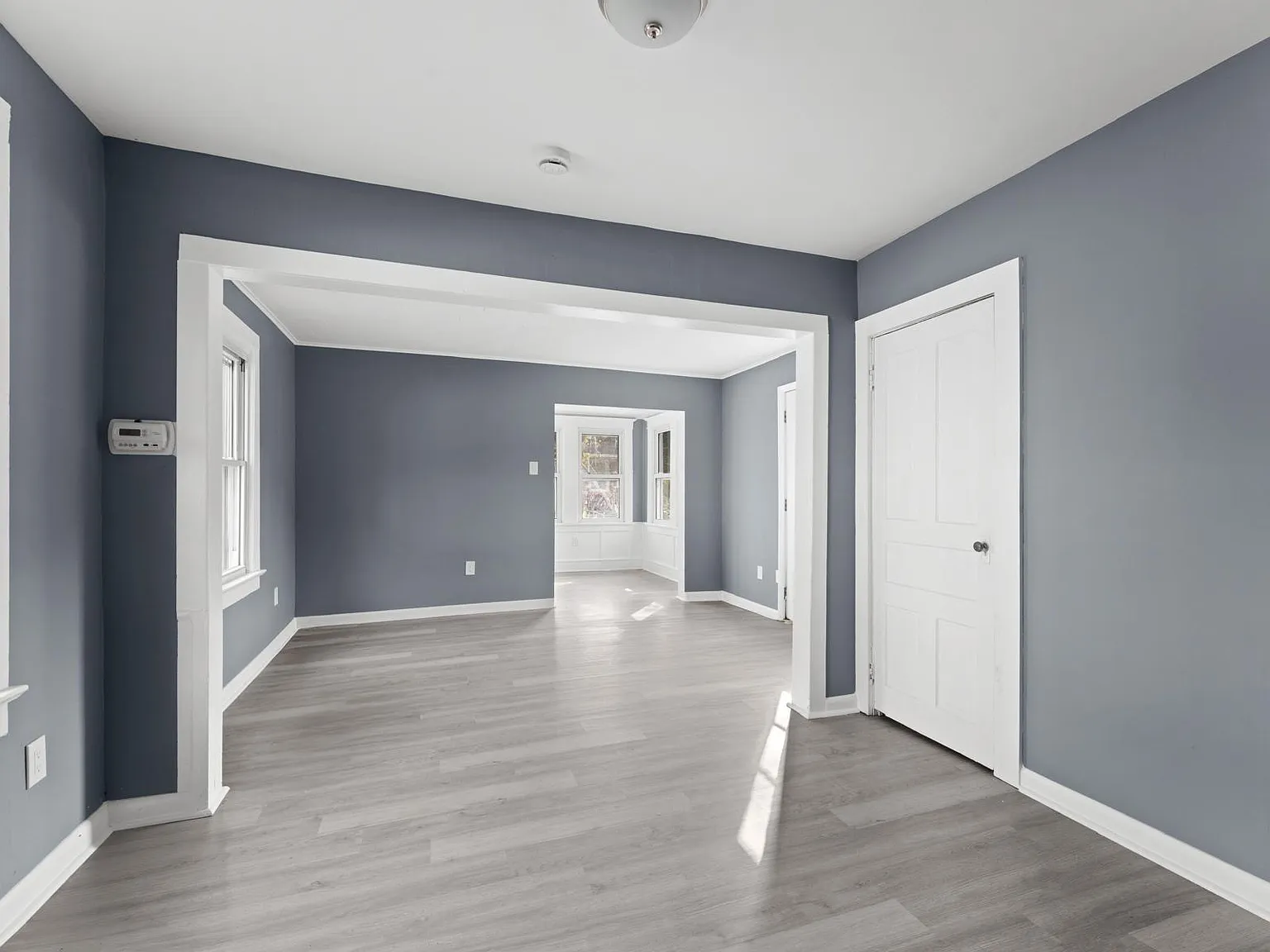 3 bed, 980 sqft, $2,350 — Photo 3