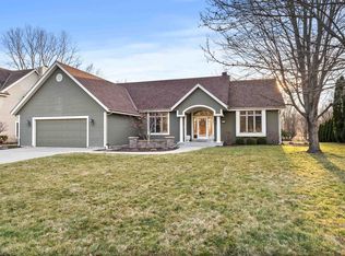 5345 W Woodland Dr, Brown Deer, WI 53223