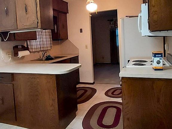 5th image of 7372 Jefferson St