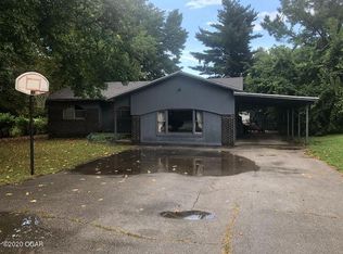 1225 W Macon St, Carthage, MO 64836