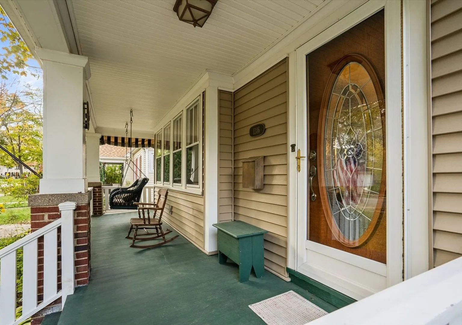 Charming 4-Bedroom Cape Cod for Rent in Shorewood — Photo 3