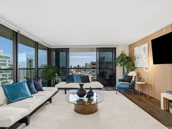 1015 Wilder Ave APT 804, Honolulu, HI 96822