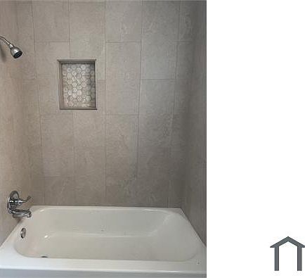 4th image of 1725 NE 55th St