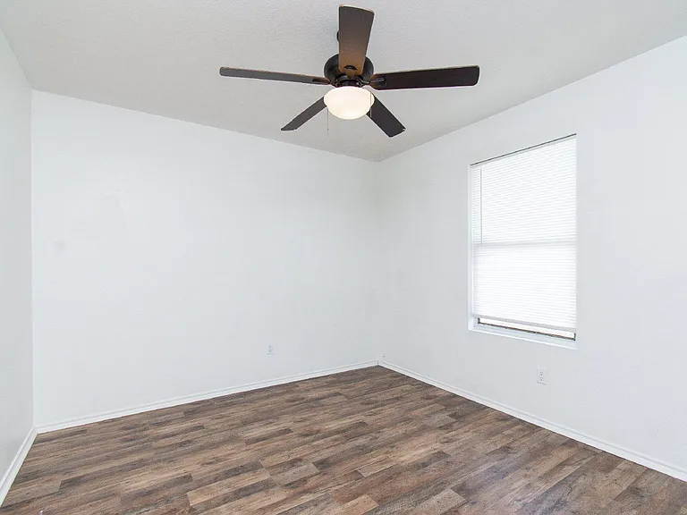 9007 Sandyford Ct — Photo 20