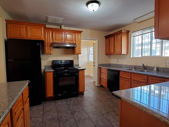 5th image of 24474 Margaret Dr