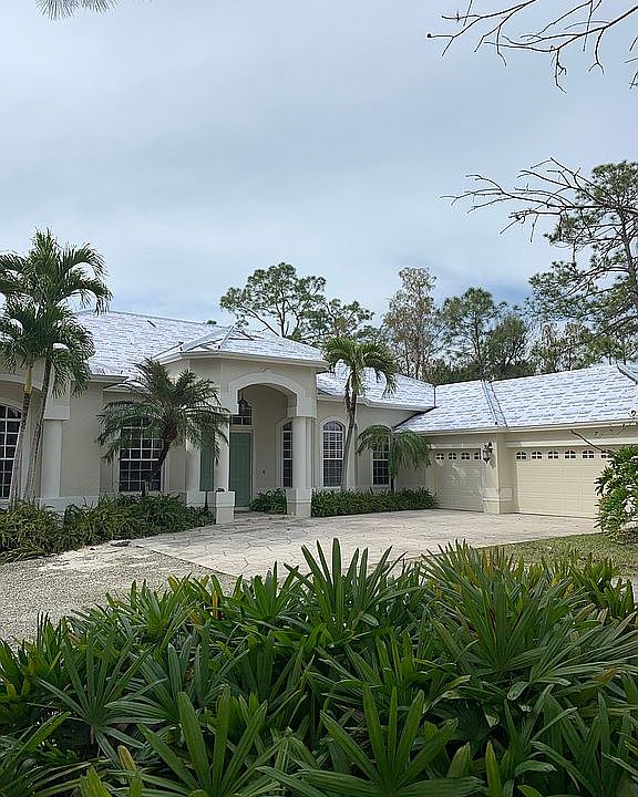 1st image of 411 Logan Blvd N