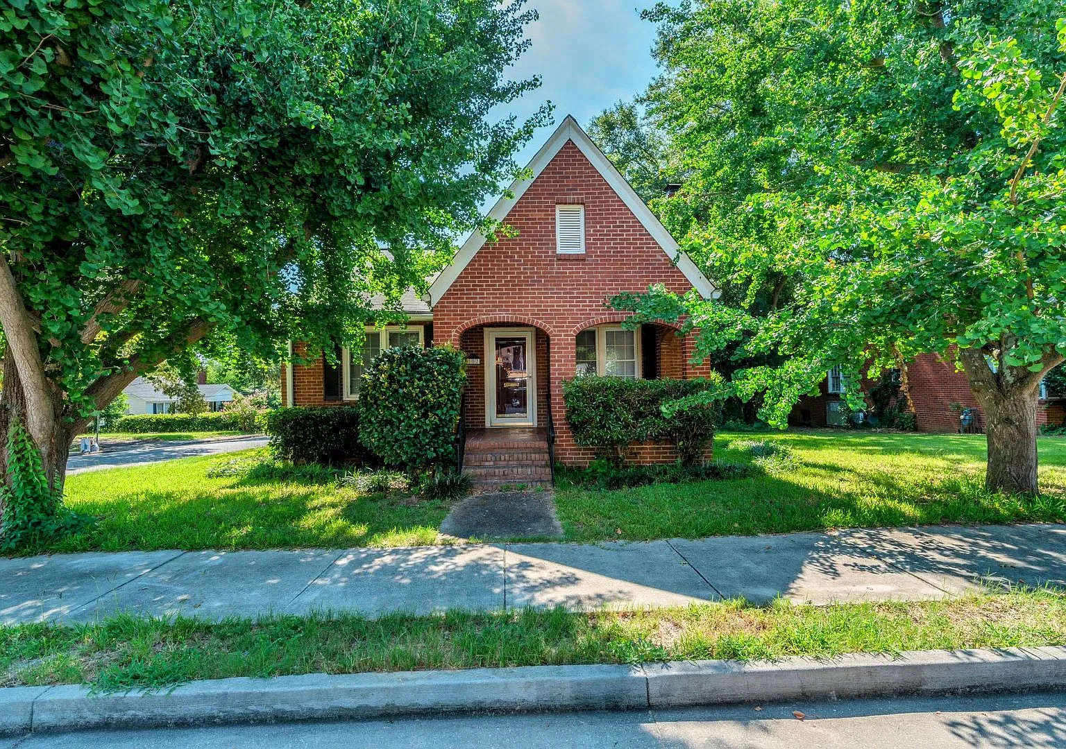 3 Bed/2 Bath house for rent near Medical District, with fenced back yard! — Photo 1