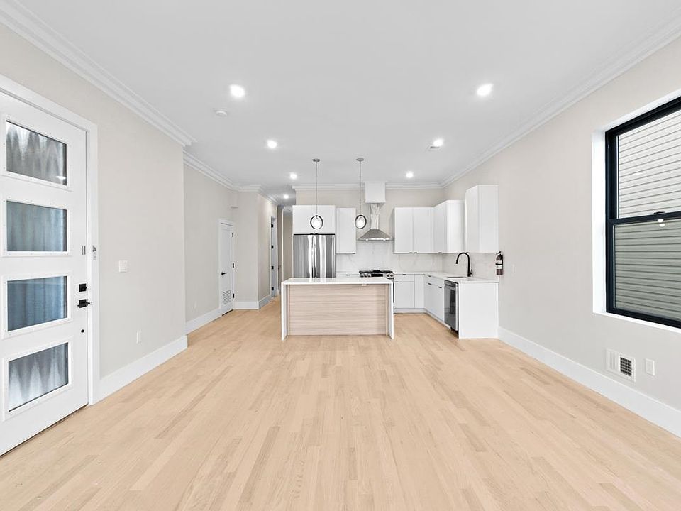 1st image of 73 Beacon Ave Floor 1