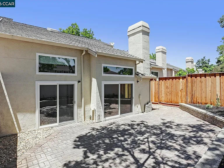 1539 Trimingham Dr — Photo 34