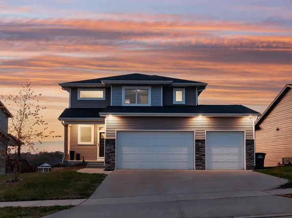 2526 E 48th St, Des Moines, IA 50317