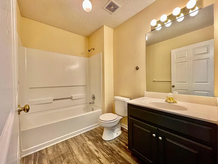 1805 Glenn Hendren Dr — Photo 6