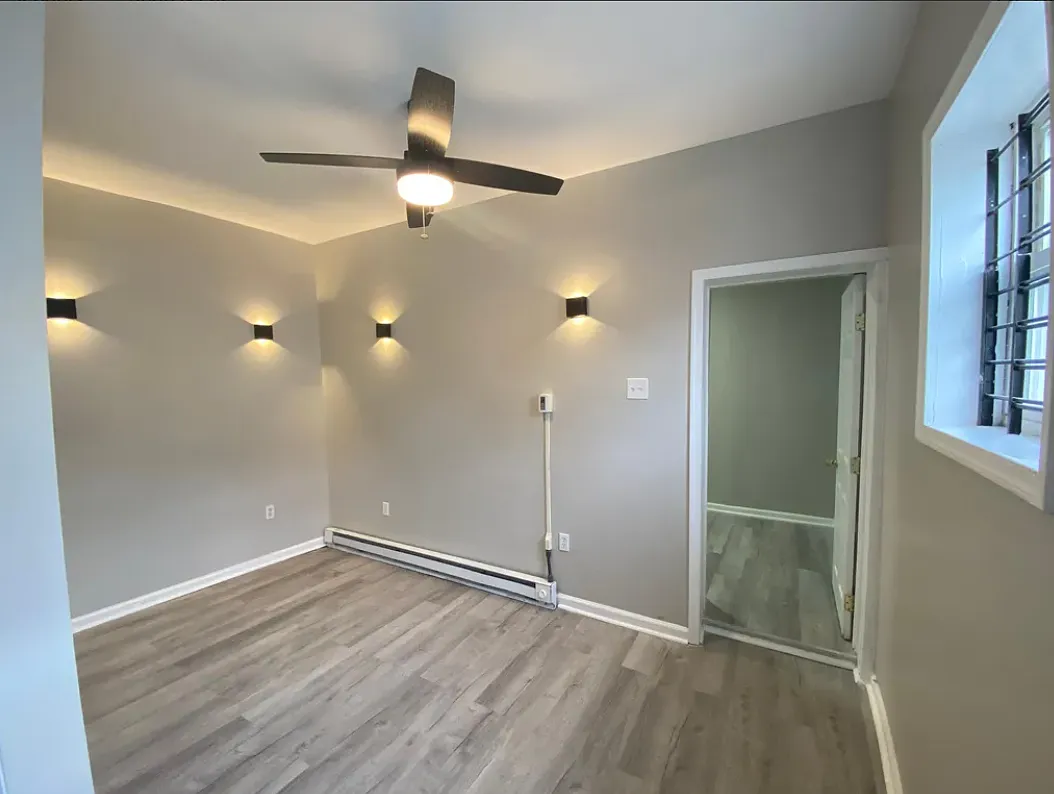 2 bed, 610 sqft, $1,200 — Photo 2
