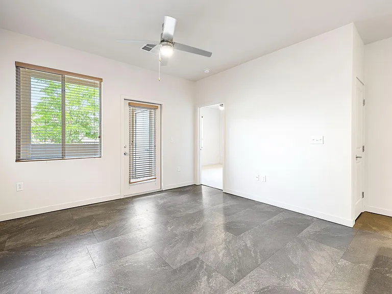 Olympus Alameda — Photo 15