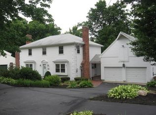135 Woodridge Rd, Holden, MA 01520