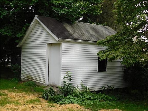 4th image of 85 Plum St