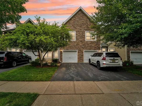 28 Indigo Dr, Old Bridge, NJ 08857