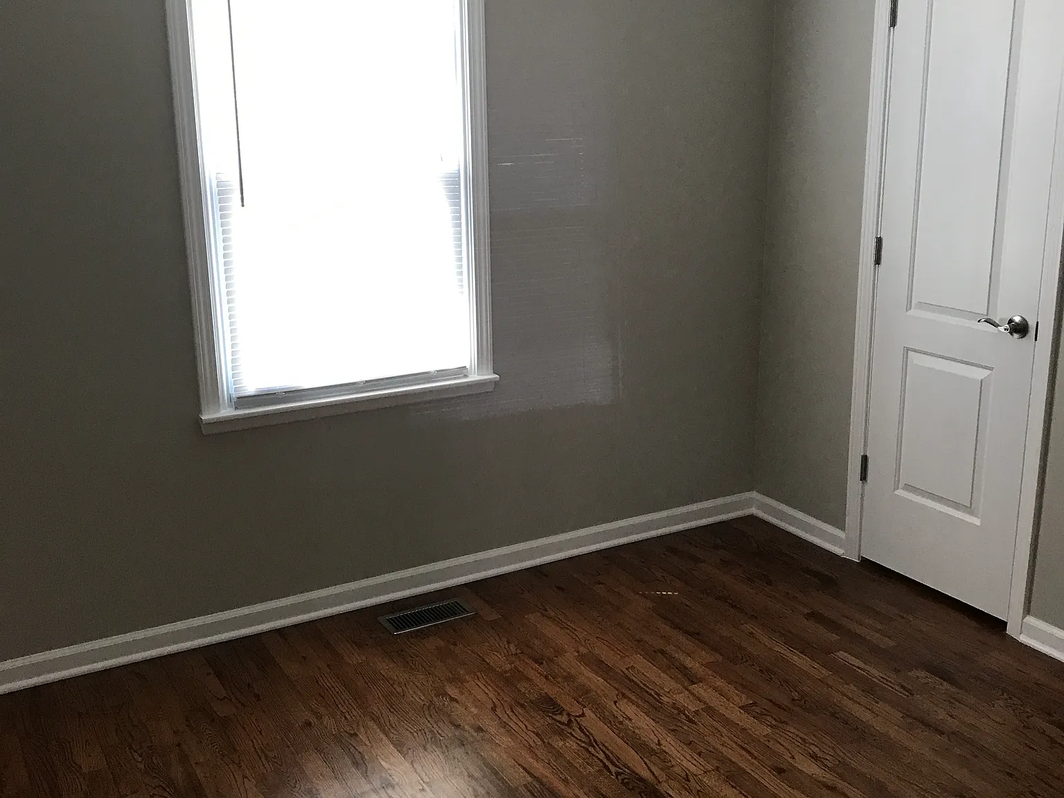 3 bed, 1.5 bath, 1100 sqft, $1,550 — Photo 3