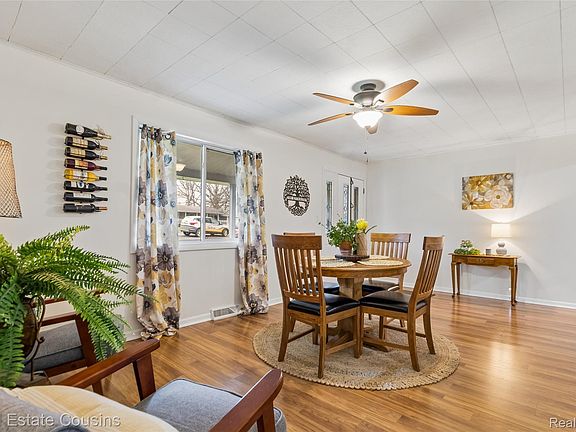 2nd image of 1565 W Rolston Rd