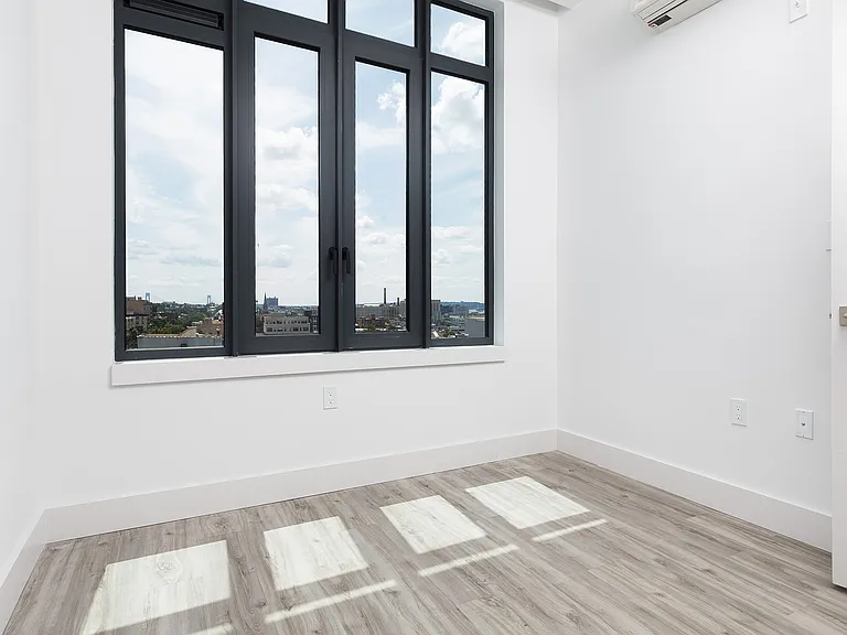 584 4th Ave #606 — Photo 10