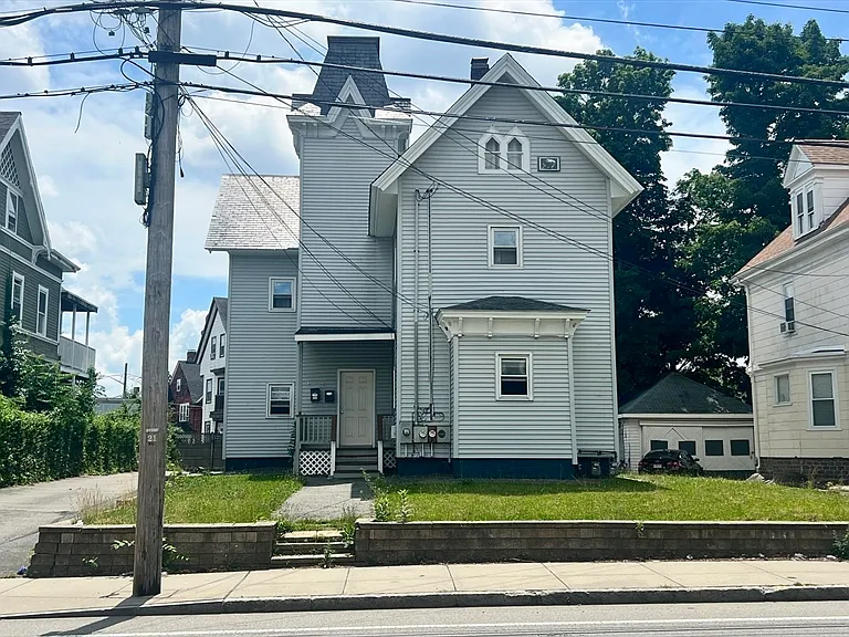 232 Pleasant St #1 — Photo 1