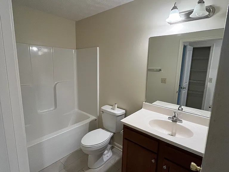 280 McGrain St #9 — Photo 14