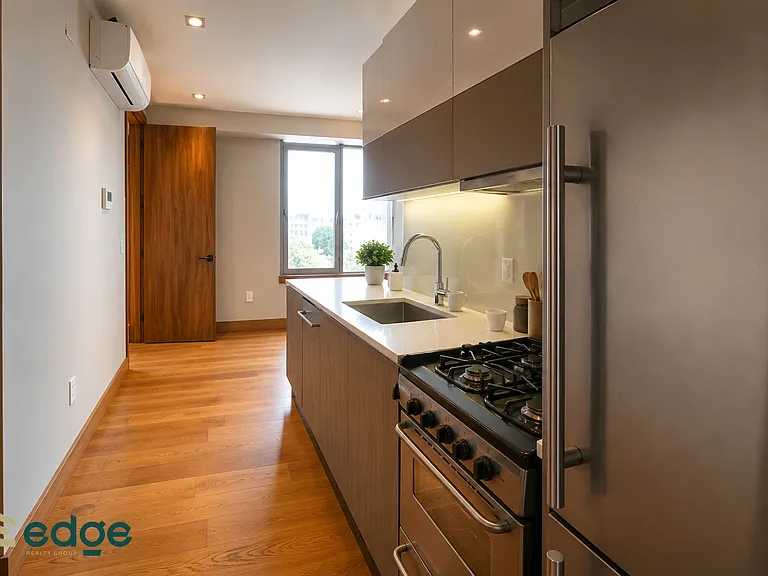 865 Willoughby Ave #2E — Photo 2