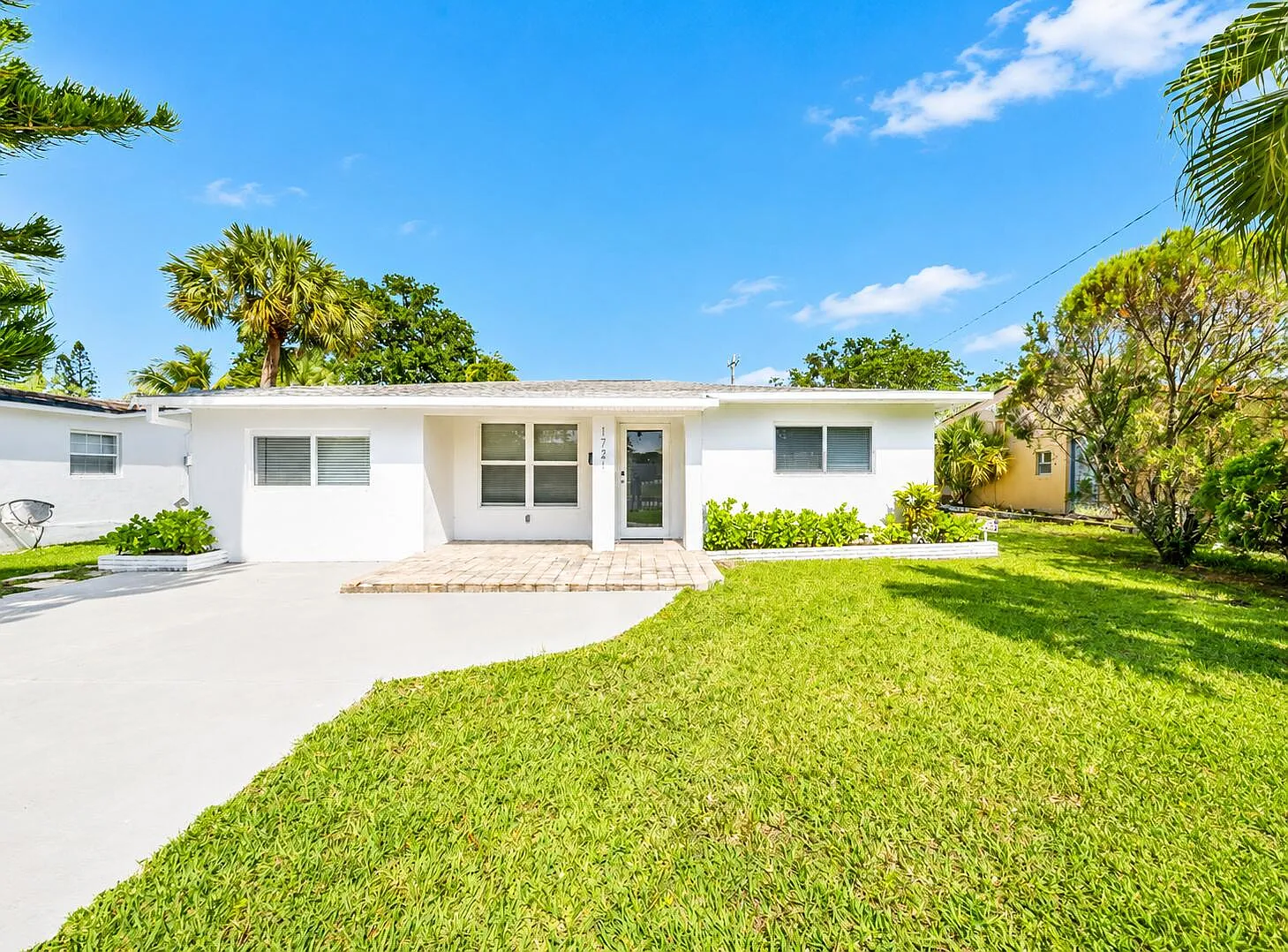 4 bed, 2.0 bath, 1476 sqft, $4,600 — Photo 1