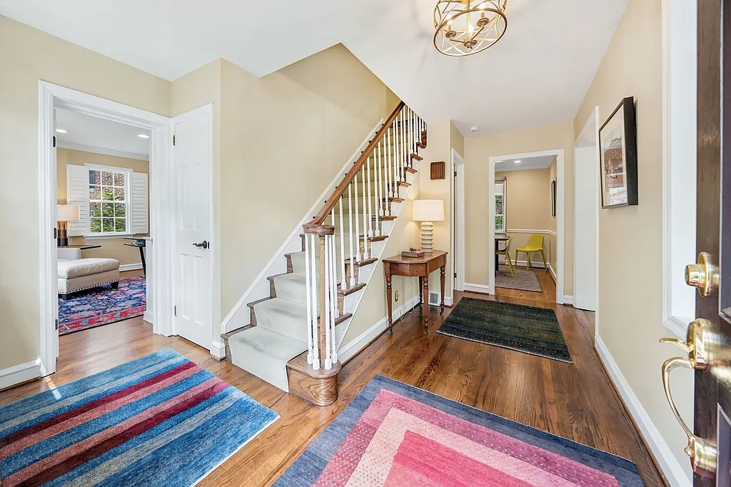 3 bed, 5.0 bath, 3625 sqft, $5,250 — Photo 4