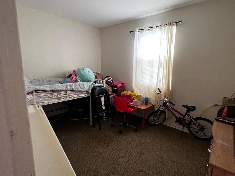 98 Walnut St — Photo 4