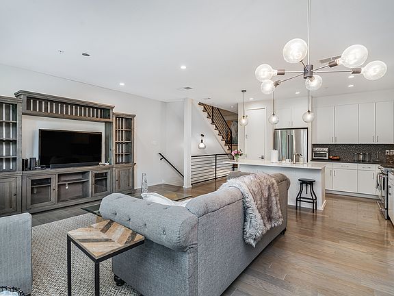 4th image of 6100 Hudson St #4
